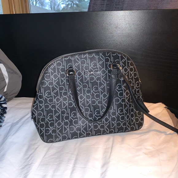 Calvin Kline Purse - Picture 1 of 4